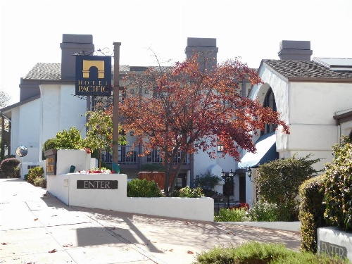 Hotel Pacific image 1